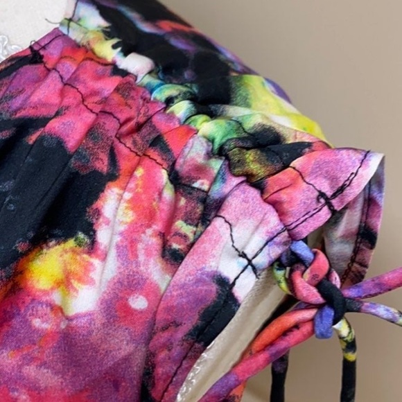 Vince Camuto Sleeveless Abstract Print Cowl Neck Tank Top Tie Shoulder Details - Picture 6 of 11